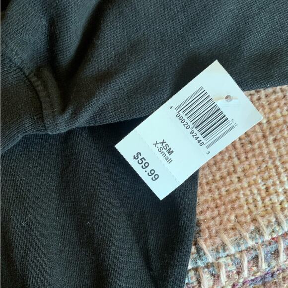 Hocus pocus spirit jersey. Rare! Sold out! New with tags - Picture 3 of 5